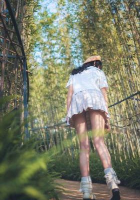 麻麻熟睡让我滑进去了_BD韩语日韩免费观看